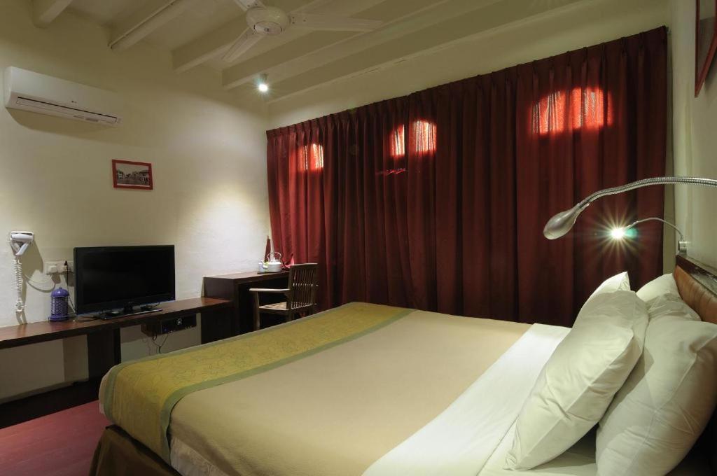 Red Inn Court George Town Eksteriør bilde