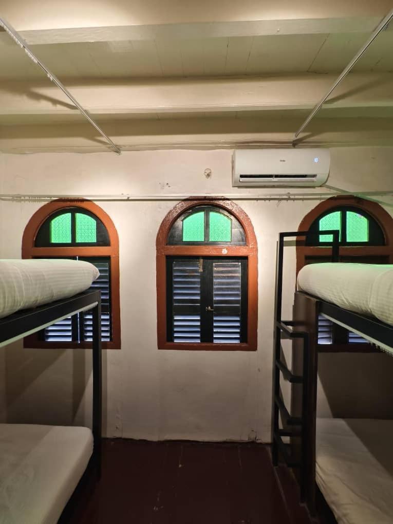 Red Inn Court George Town Eksteriør bilde