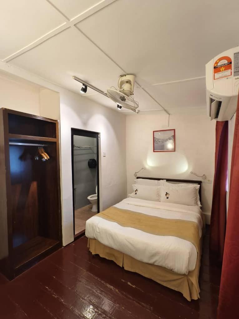 Red Inn Court George Town Eksteriør bilde